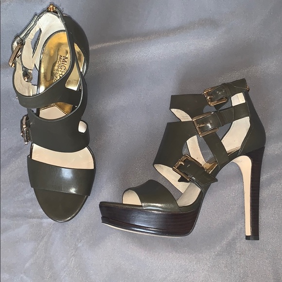 MICHAEL Michael Kors Shoes - Michael MK • Platform Sandals